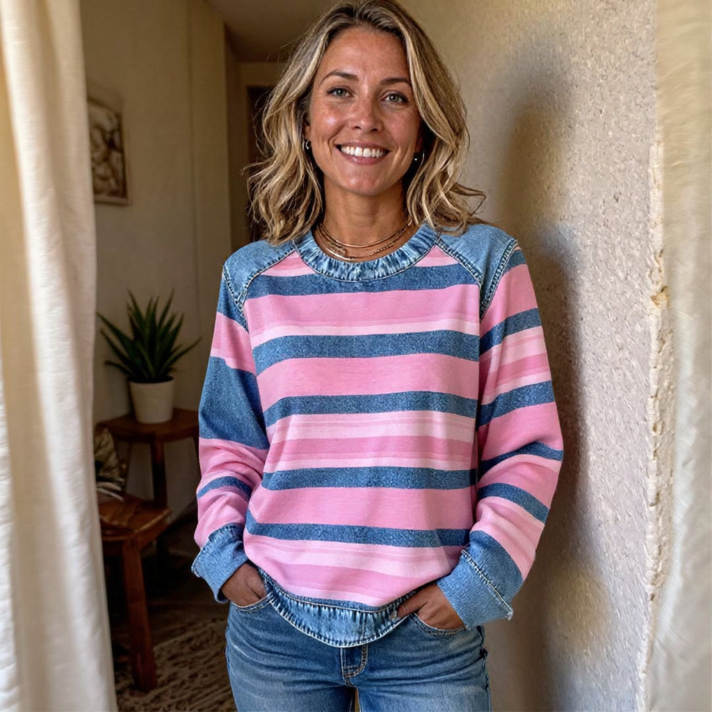 THE FREJA | Blød stribet top med denimdetaljer